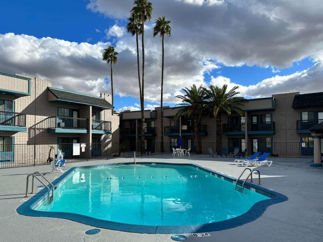 Studio 6 Suites Mesa AZ Near Downtown & Sloan Park