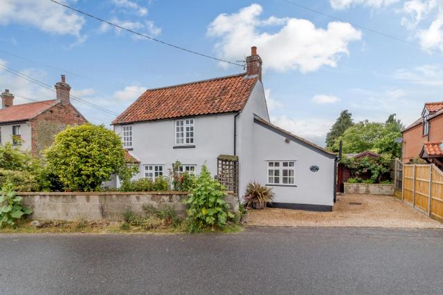 Hollyhedge Cottage