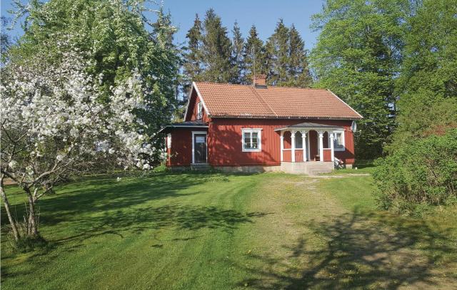 Awesome Home In Falköping With Kitchen