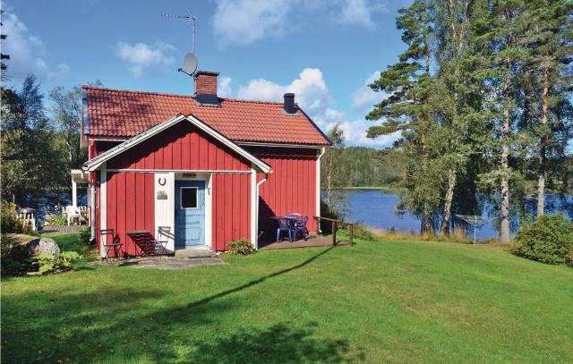 3 Bedroom Cozy Home In Åmål