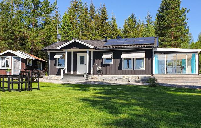 Lovely Home In Årjäng With Kitchen