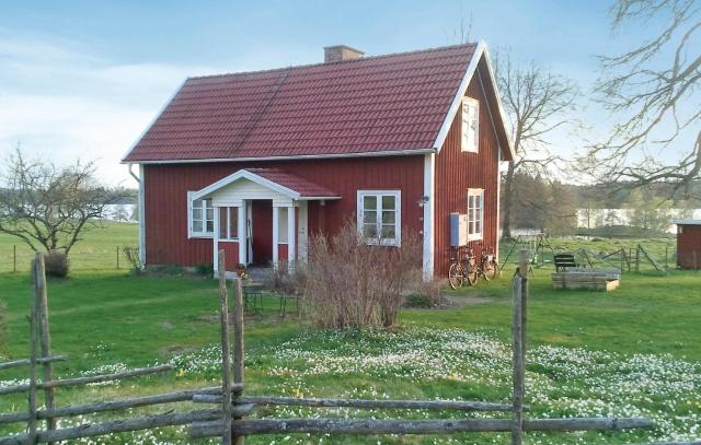 Amazing Home In Värnamo With Kitchen