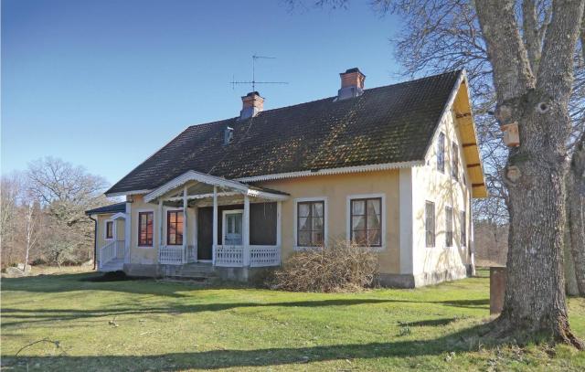 Beautiful Home In Högsby With Kitchen