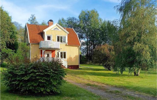 3 Bedroom Cozy Home In Sandsjöfors