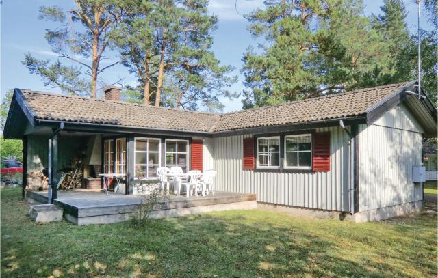 Cozy Home In Färjestaden With Kitchen