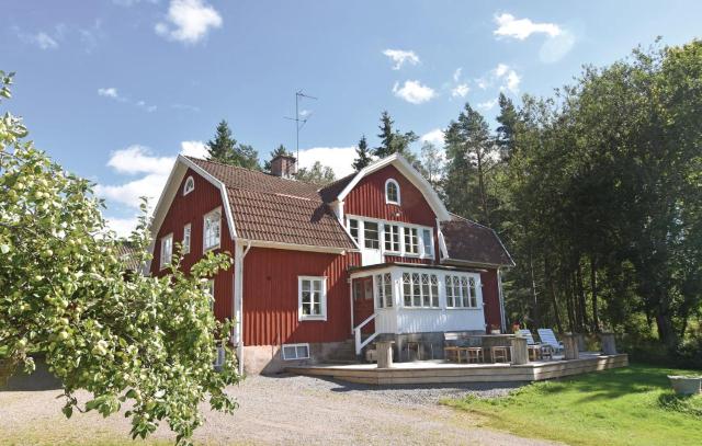 Stunning Home In Älgarås With Wifi