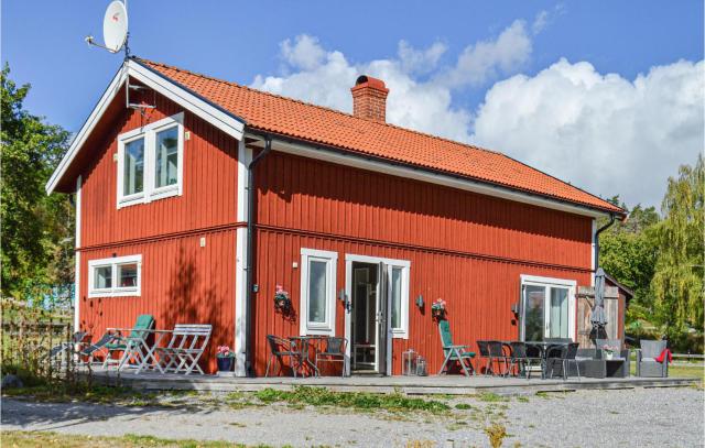 Cozy Home In Strängnäs With House Sea View