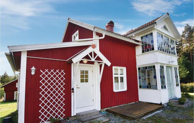 Cozy Home In Årjäng With Kitchen