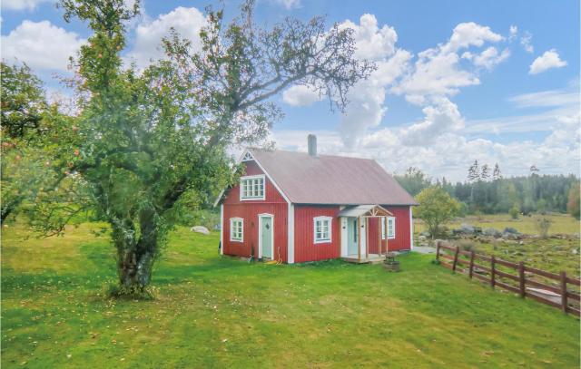 Stunning Home In Ödeshög With Kitchen