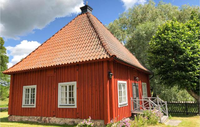 Awesome Home In Mantorp With Kitchenette