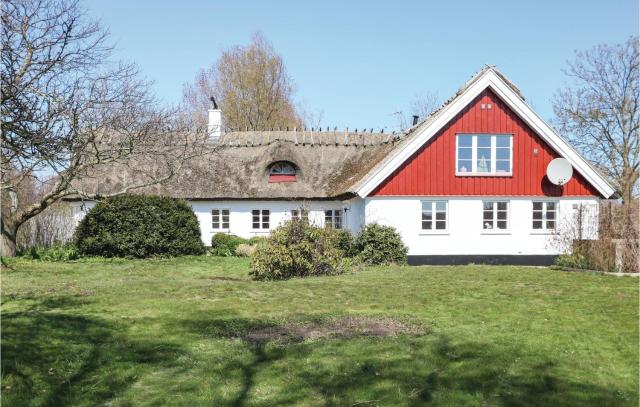 3 Bedroom Lovely Home In Löderup