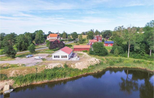 Amazing Home In Tidaholm With Kitchen