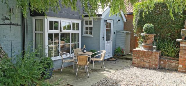 The Saddlery Holiday Cottage - Near Wolds And Coast