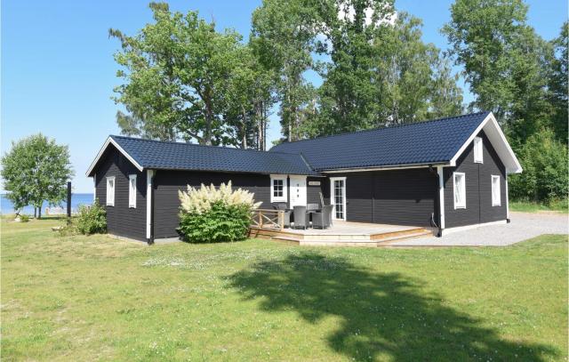 Nice Home In Sjötorp With Kitchen