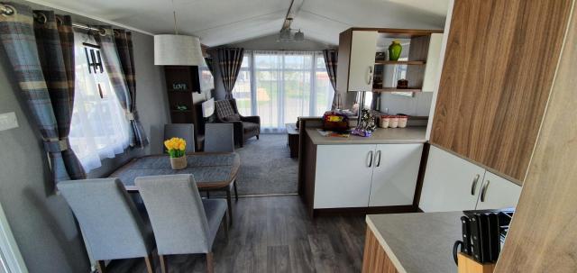 RJ Luxury Caravan Hire With Hot Tub