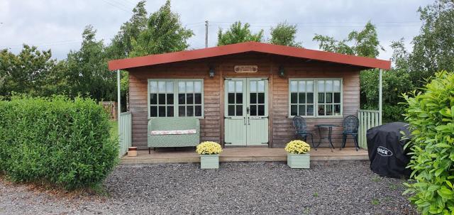 Marshland Alpacas Glamping Lodge