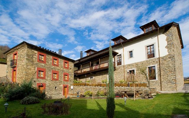 Hotel y apartamentos rurales L'Anceo