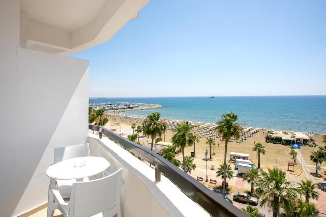 Les Palmiers Beach Boutique Hotel & Luxury Apartments