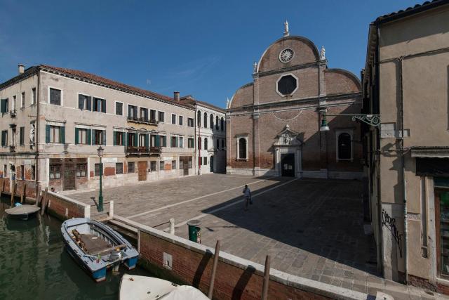 Appartamenti inside Palazzo Foscarini