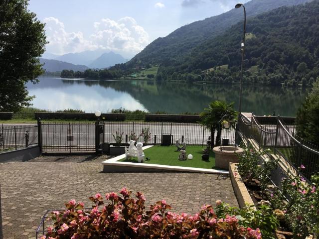 Villa Marilena con accesso diretto al lago