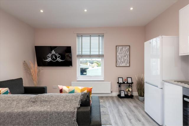 Plan Ahead for 2025 - Stylish Stays in Gillingham - Apartment D