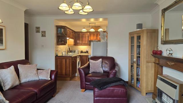 Lyndale self-catering apartment Sleeps 4