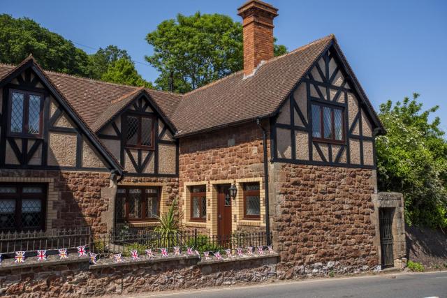 Two Grooms Cottage Dunster