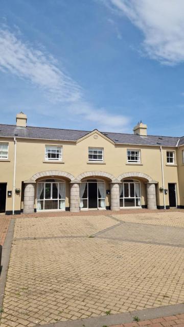 The Downshire Arms Apartments Hilltown