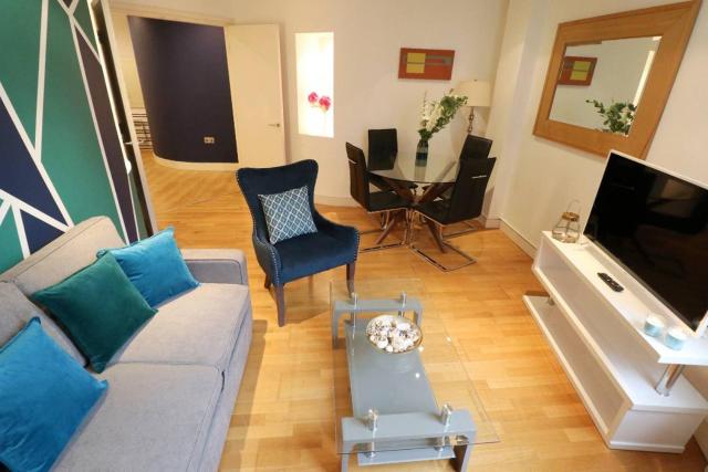 Heart of Leeds City Centre Living - Sleeps 6