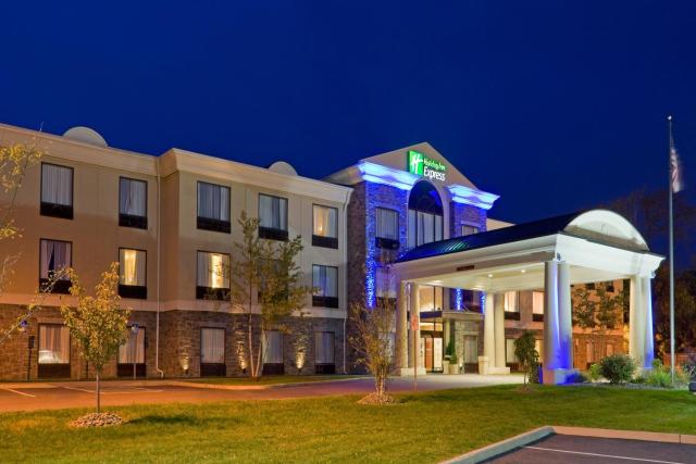 Holiday Inn Express Hotel & Suites Chester, an IHG Hotel