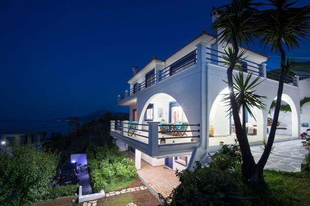 Blue Dream Seaside Villa with superb sea views