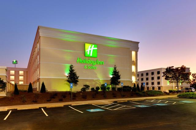 Holiday Inn & Suites Atlanta Airport North, an IHG Hotel