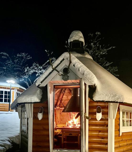 LOGIS HÔTEL, CHALETS et RESTAURANT LES CHATELMINÉS