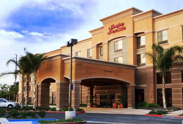 Hampton Inn & Suites Seal Beach