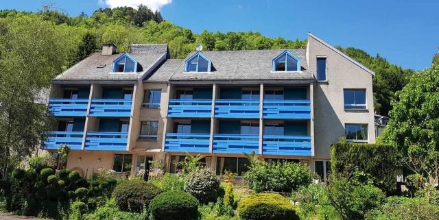 Le Castel du Cantal Groupe Village Fani