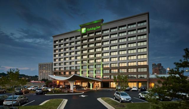 Holiday Inn Alexandria at Carlyle, an IHG Hotel