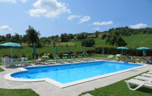 Charming house in Caprese Michelangelo with shared pool