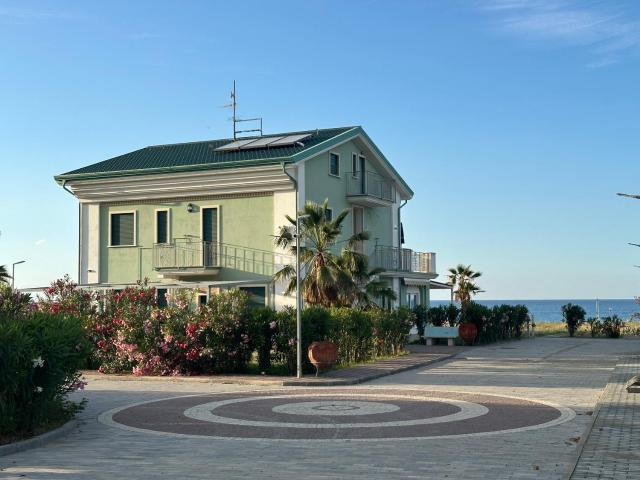 Green House Beach