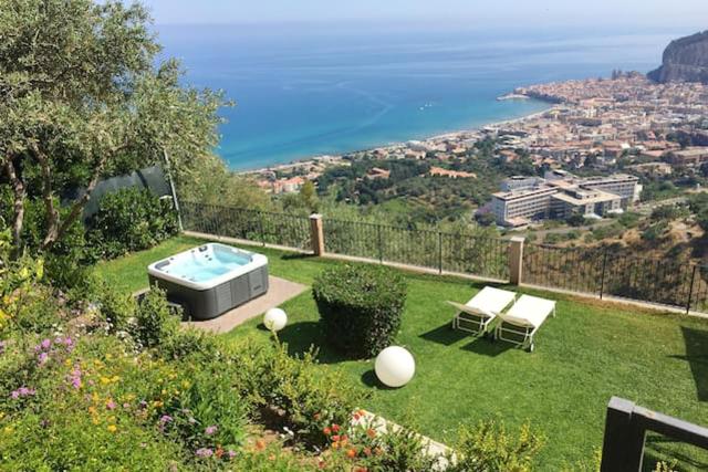 Seafront Villa in Cefalu with Private Jacuzzi