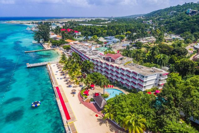 Grand Decameron Montego Beach, A Trademark All-Inclusive Resort