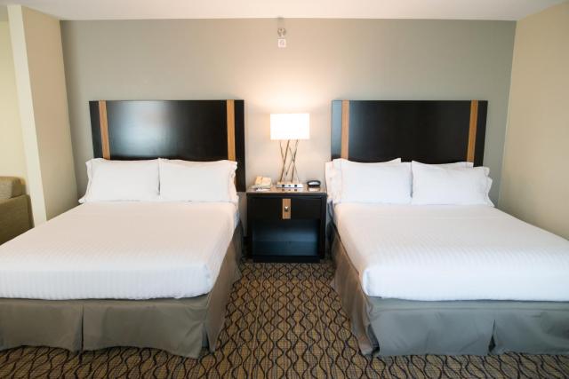 Holiday Inn Express Hotel & Suites Chanhassen, an IHG Hotel