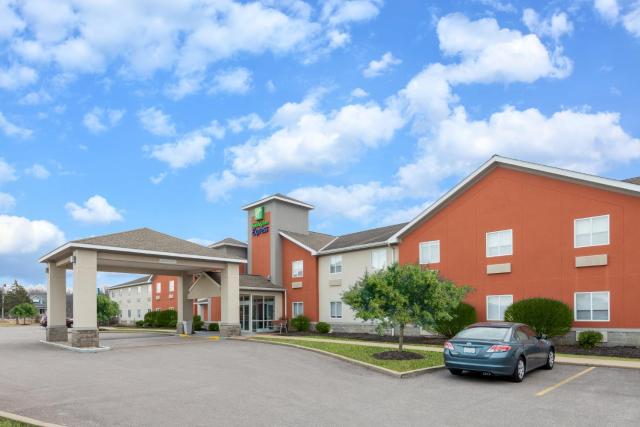 Holiday Inn Express Cleveland-Vermilion, an IHG Hotel