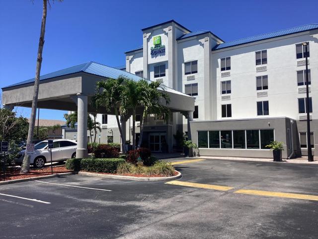 Holiday Inn Express Hotel & Suites Cocoa Beach, an IHG Hotel