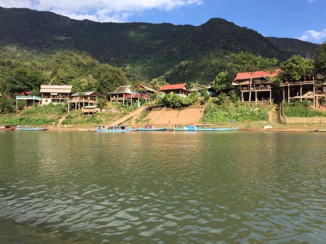 Lattanavongsa guesthouse and Bungalows