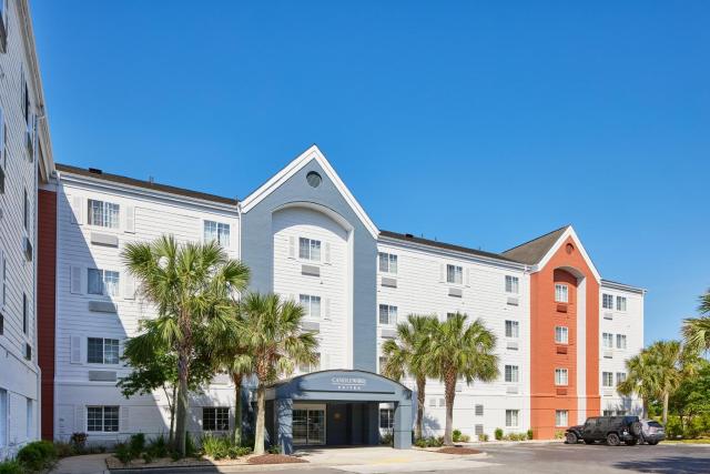 Candlewood Suites Charleston-Northwoods, an IHG Hotel