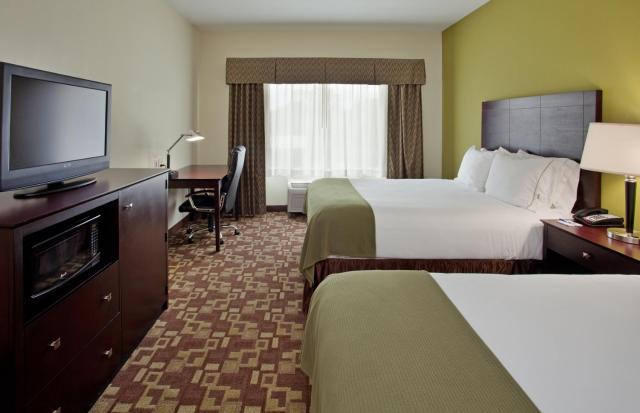 Holiday Inn Express Hotel & Suites Kansas City Sports Complex, an IHG Hotel