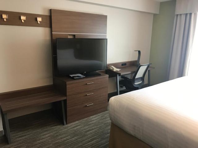 Holiday Inn Express Hotel & Suites Louisville East, an IHG Hotel