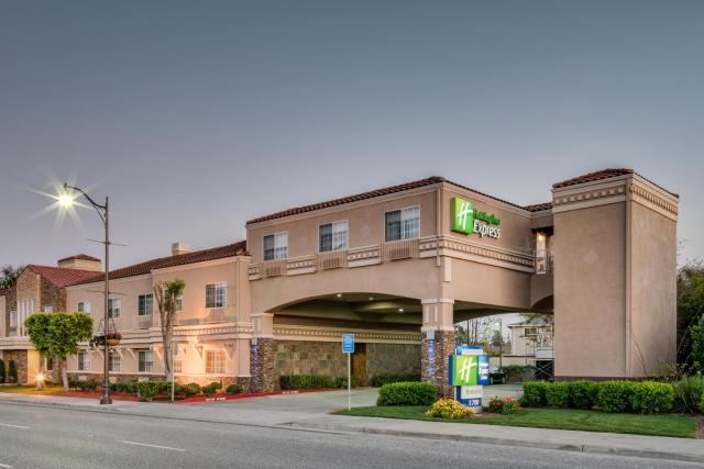 Holiday Inn Express & Suites Santa Clara, an IHG Hotel