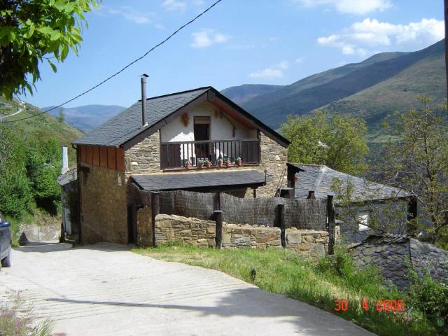 Spacious Apartment in Odollo Mountain View 150 sqm Fireplace