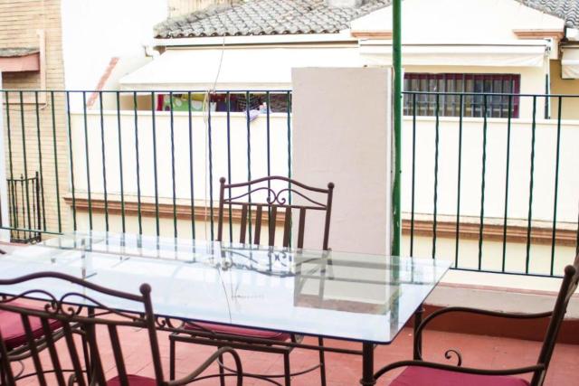 Comfortable apartment in Seville with stunning balcony!